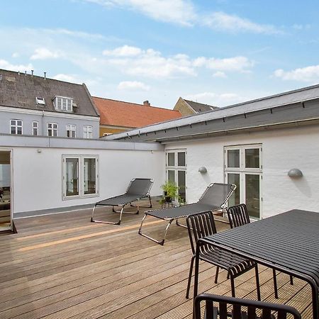 Central 3-Bedroom Apartment With A Big Terrace And Fitness Room Aalborg Eksteriør billede